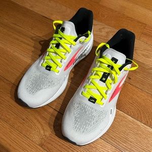 Women’s Brooks Launch GTS 9